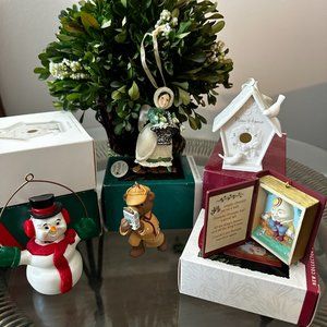 Christmas Hallmark Keepsake Collectable Ornament set of 5 in Box